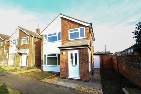 3 bedroom detached house to rent, Yaxley, Cambridgeshire PE7