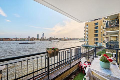 Towerside, Wapping, E1W