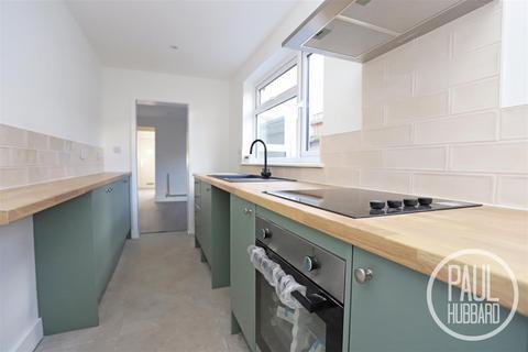 2 bedroom terraced house for sale, St. Peters Street, Lowestoft, NR32