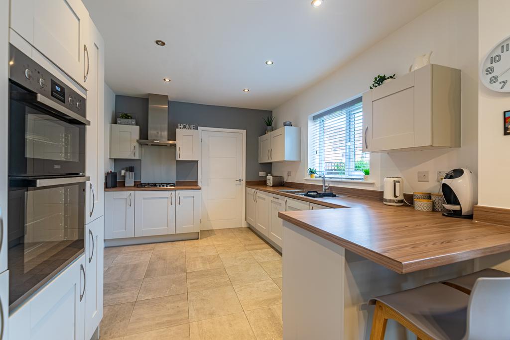 Kitchen Dining Room 4