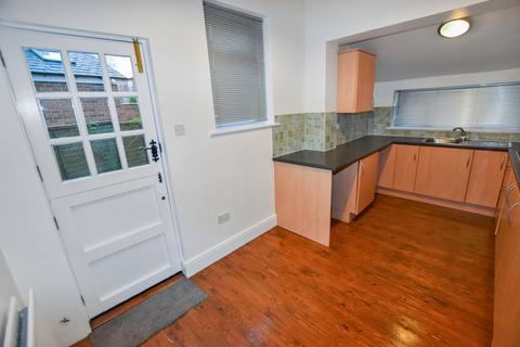 2 bedroom end of terrace house to rent, Derby Street, Altrincham, Cheshire, WA14