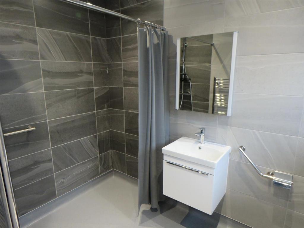 En suite wet room