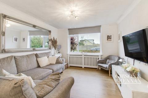 2 bedroom semi-detached bungalow for sale, Nutcombe Crescent, Rochford, SS4