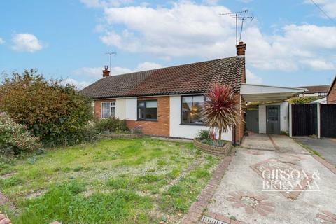 2 bedroom semi-detached bungalow for sale, Nutcombe Crescent, Rochford, SS4