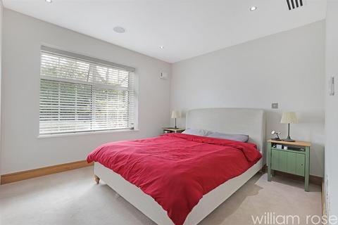 2 bedroom apartment to rent, Highbeam, Woodford Green IG8