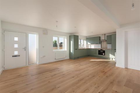 1 bedroom apartment for sale, Gloucester Road, Tankerton, Whitstable