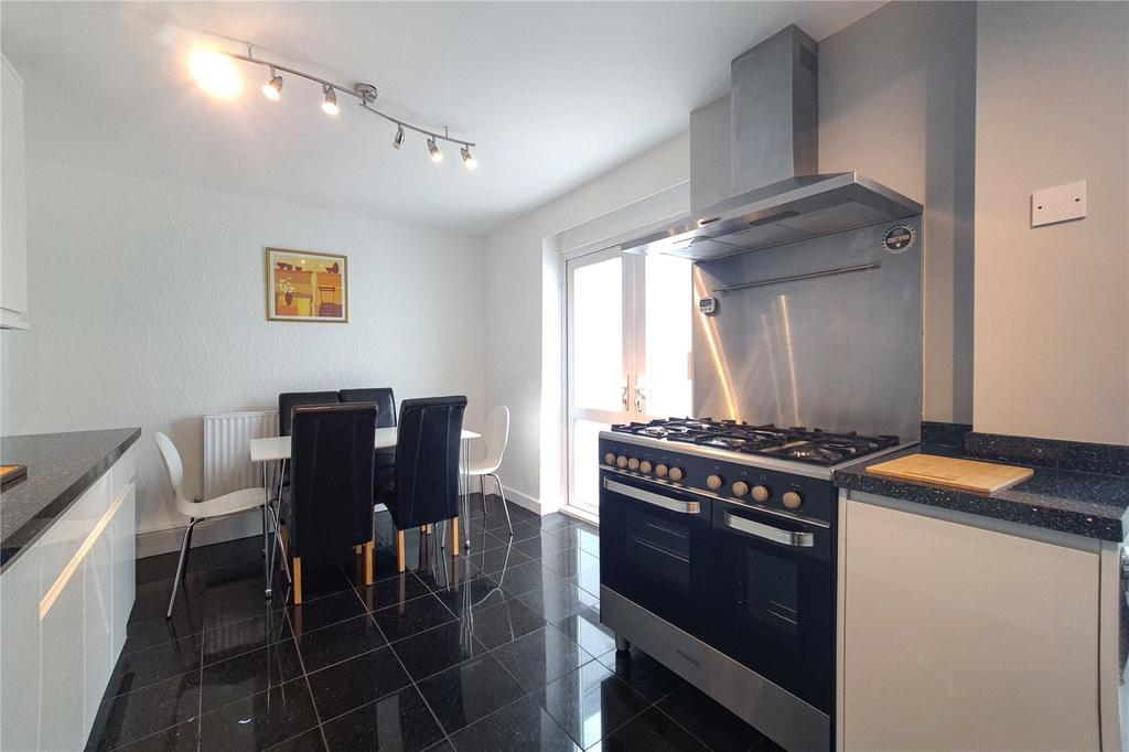 Kitchen/Dining Area