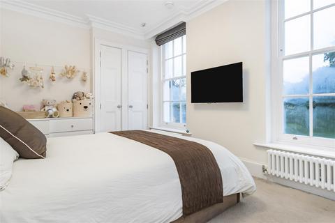 1 bedroom flat for sale, Lipton Close, London