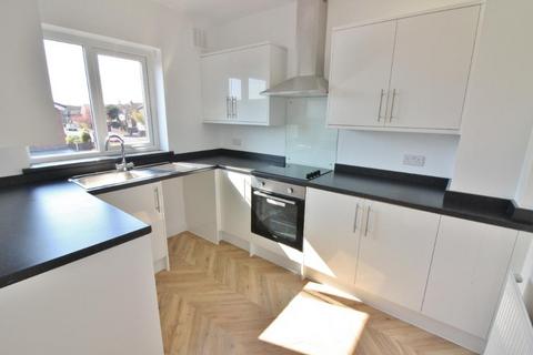 2 bedroom flat to rent, Edinburgh Road, Formby, L37