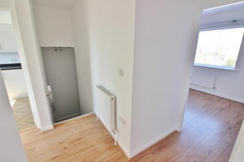 2 bedroom flat to rent, Edinburgh Road, Formby, L37