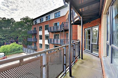 1 bedroom apartment for sale, Lynx Court, Farnborough GU14