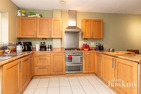 9 Dior Drive, Royal Wootton Bassett, Swindon, SN4 7FQ