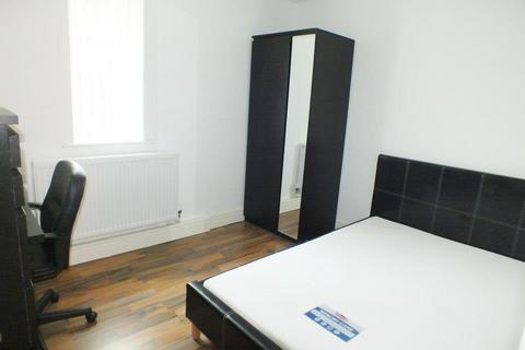 2 bedroom flat to rent, Bawas Place, Nottingham NG7