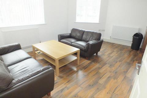 2 bedroom flat to rent, Bawas Place, Nottingham NG7