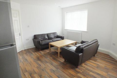 2 bedroom flat to rent, Bawas Place, Nottingham NG7