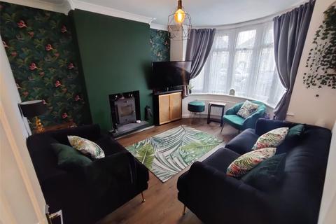 3 bedroom semi-detached house for sale, Beechwood Avenue, Wolverhampton, West Midlands, WV11