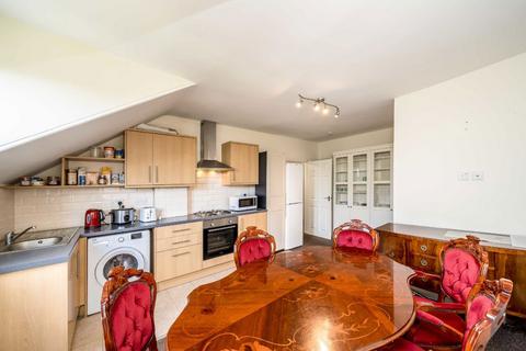 3 bedroom flat for sale, Cumberland Road, London W3