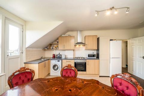 3 bedroom flat for sale, Cumberland Road, London W3