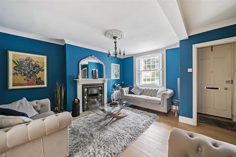 4 bedroom end of terrace house for sale, Easton Square, Portland