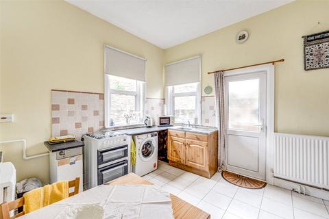 2 bedroom flat for sale, Cissbury Road, Worthing, West Sussex, BN14