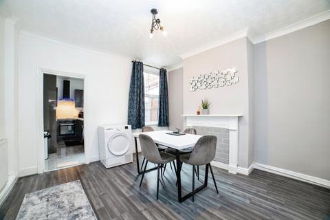 2 bedroom end of terrace house for sale, Wallis Street, Nottingham NG6