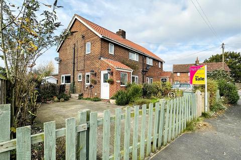 3 bedroom semi-detached house for sale, Bishops Close, Cawood