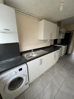 4 bedroom terraced house to rent, Westmorland Road, Swindon SN1