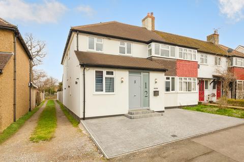 12 Read Road, Ashtead, KT21 2HS