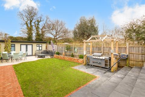 12 Read Road, Ashtead, KT21 2HS