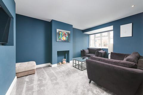 12 Read Road, Ashtead, KT21 2HS