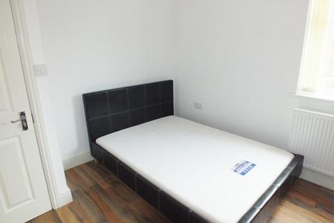 3 bedroom flat to rent, Bawas Place, Nottingham NG7