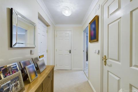 1 bedroom apartment for sale, Pinetree Court, Danestrete, Stevenage SG1