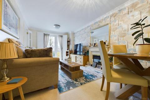 1 bedroom apartment for sale, Pinetree Court, Danestrete, Stevenage SG1