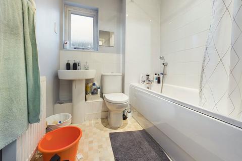 73 Awebridge Way, Gloucester, GL4 4FP