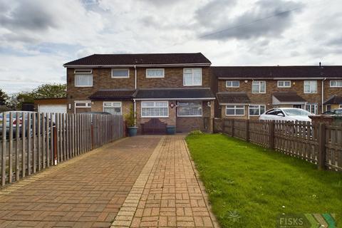 3 bedroom semi-detached house for sale, The Beeches, Tilbury, RM18