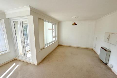 2 bedroom ground floor flat for sale, 40 Carlisle Road, Eastbourne BN20