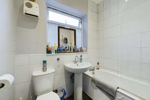 2 bedroom flat for sale, East Street, Abington, Northampton, NN1 5JZ