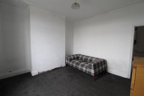 2 bedroom terraced house for sale, Dyson Road, Halifax