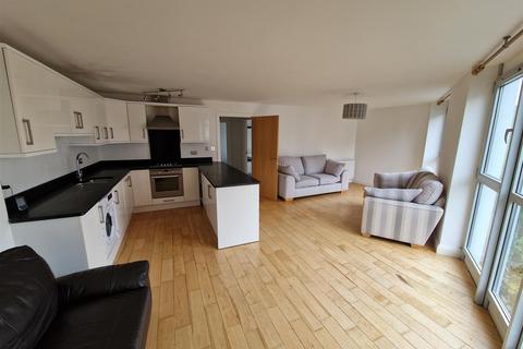 2 bedroom flat to rent, New Bridge Street, Truro