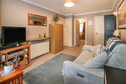 1 bedroom maisonette for sale, Vesey Close,  Farnborough , GU14