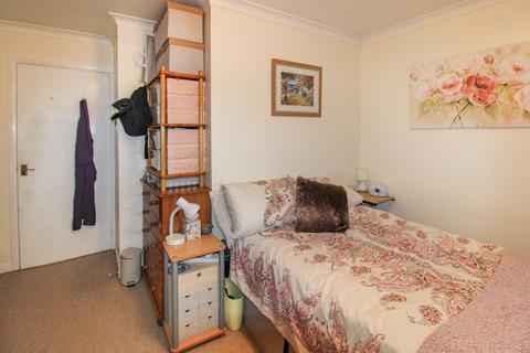 1 bedroom maisonette for sale, Vesey Close,  Farnborough , GU14