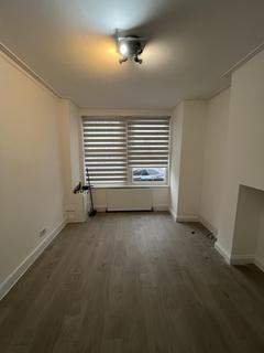 2 bedroom flat to rent, London, N9