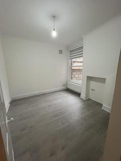 2 bedroom flat to rent, London, N9