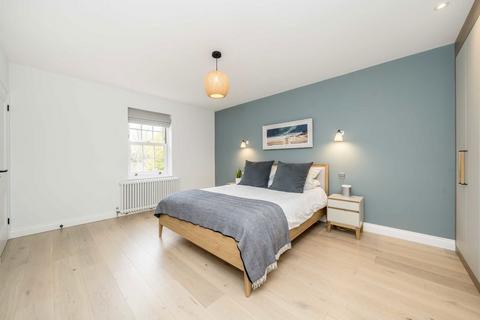 4 bedroom terraced house for sale, Hogarth Way, Hampton TW12