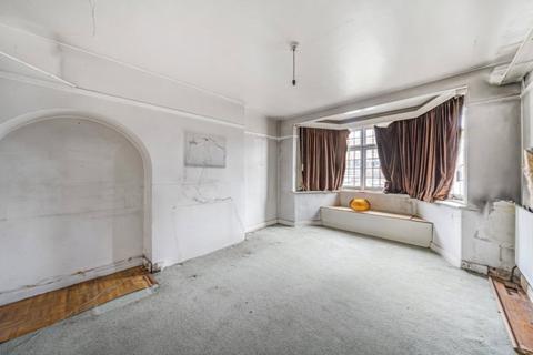 29 Beverley Way, London, SW20 0AW