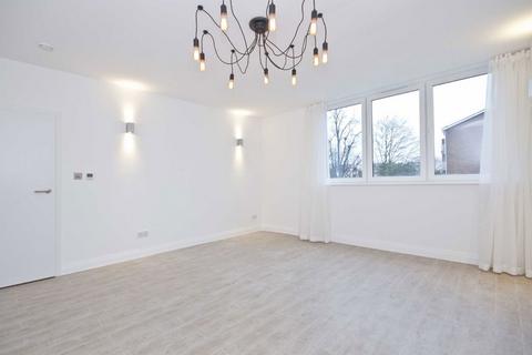 2 bedroom flat to rent, Sutherland Road, London W13