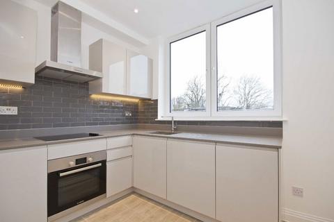 2 bedroom flat to rent, Sutherland Road, London W13