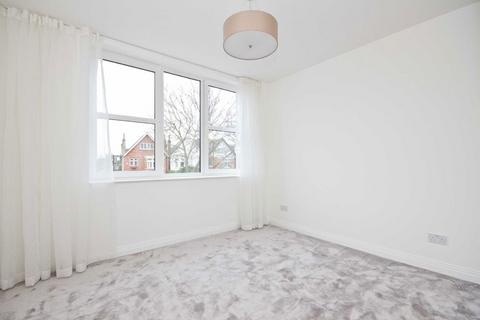 2 bedroom flat to rent, Sutherland Road, London W13