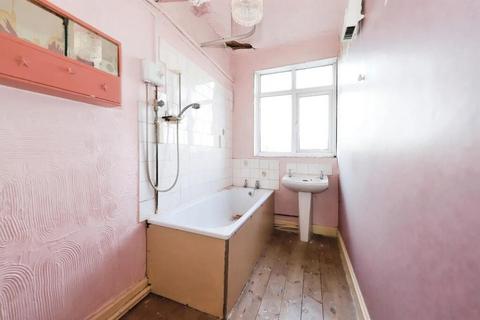 15 Crowther Road, Wolverhampton, WV6 0HZ