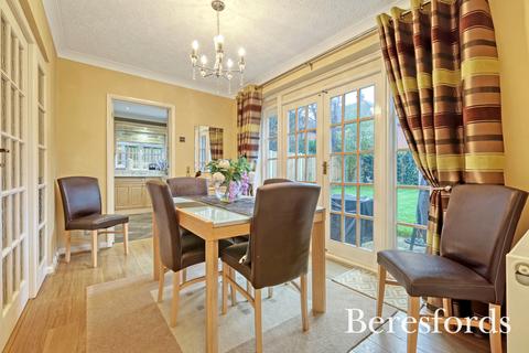 3 bedroom detached house for sale, Brookside, Billericay, CM11